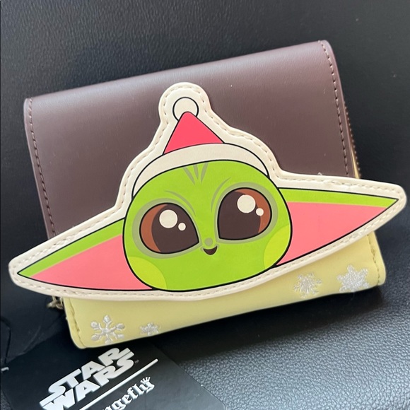 Loungefly Star Wars Baby Yoda The Mandalorian The Child Holiday Small Zip Wallet - Picture 4 of 10